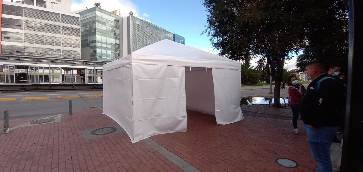 Carpa piramidal para eventos